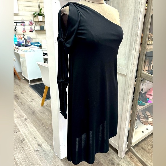 BCBGMAXAZRIA Cold Shoulder Sexy Little Black Dress One Sleeve Size Small - Picture 2 of 7